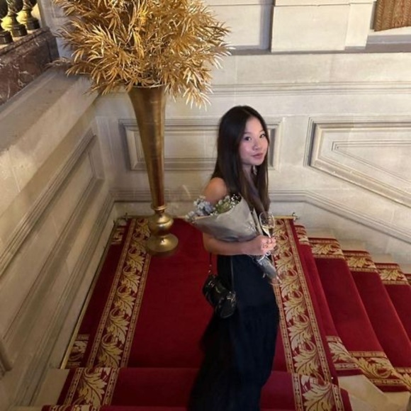 Meet your Posher, Alexis - Picture 1 of 1